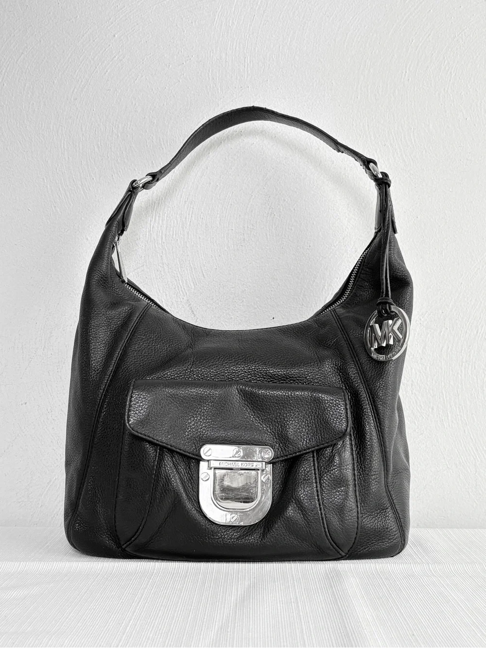 MICHAEL KORS Fulton Pebbled Leather Hobo Shoulder Bag Purse Minimalist Neutral